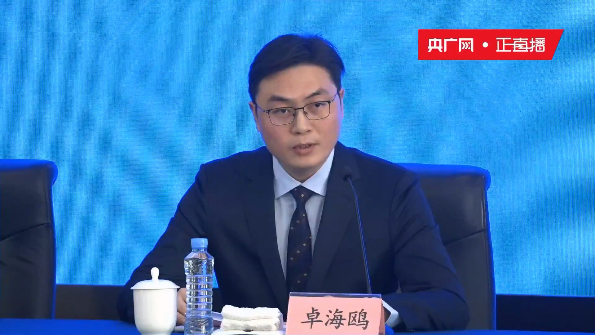 卓海鸥研究员在江西省“科技副总”专项计划新闻发布会上发言