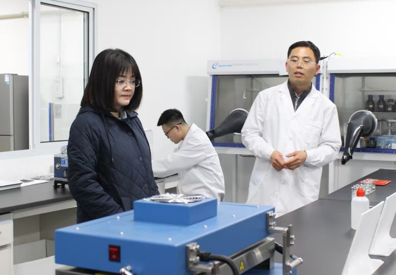 南昌高新技术产业开发区党工委书记陈艳一行看望慰问我院高层次人才胡和兵